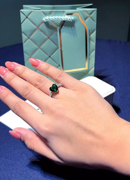 Adorable Green Stone Silver Ring 💍