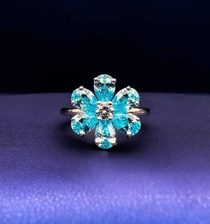 Ring in the shape of a flower for lovers of tenderness